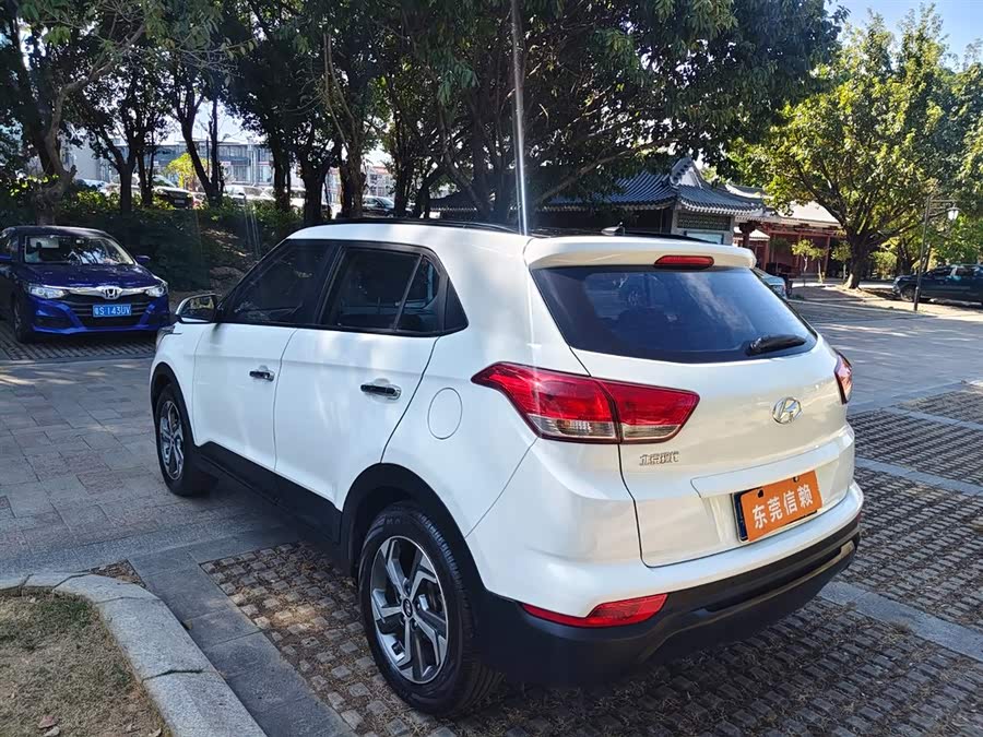 Hyundai ix25 2018 car image #7