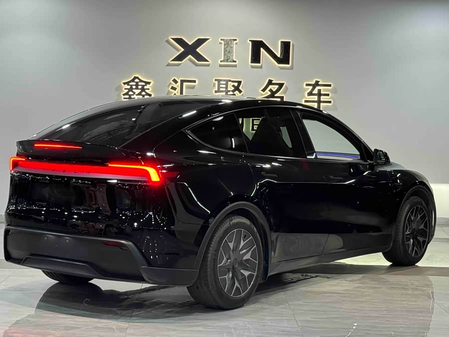 特斯拉 Model Y L 2025 汽车图片 #7
