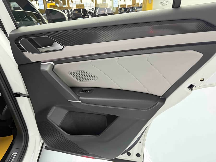 Volkswagen Tayron 2024 immagine di auto #7