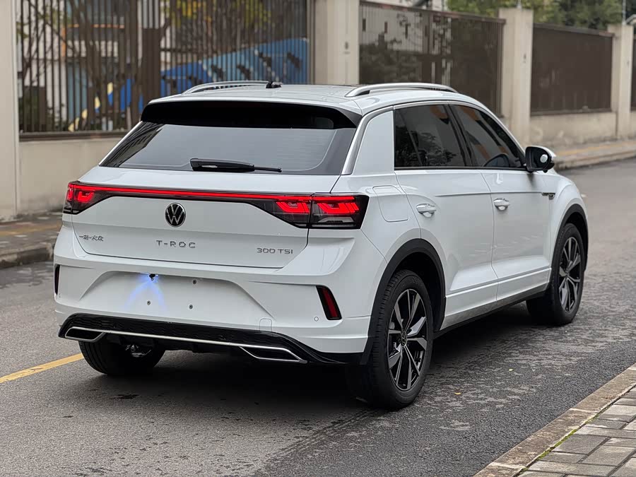 T-Roc 2025 car image #7