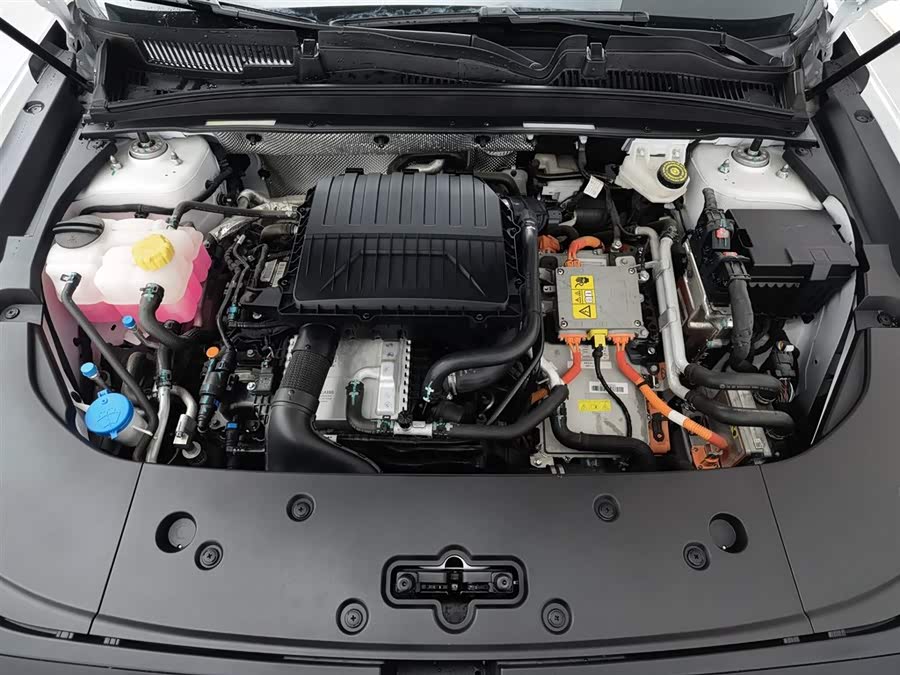 Chery Exploration 06 C-DM 2025 immagine di auto #7