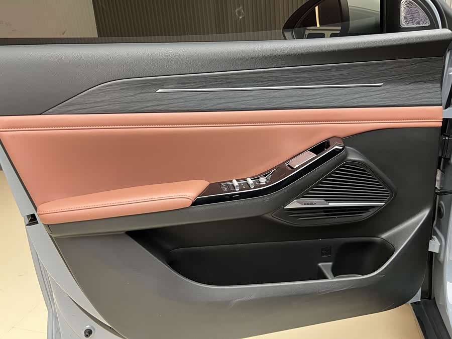 GEELY 2025 #7 GEELY 2025 car image #7