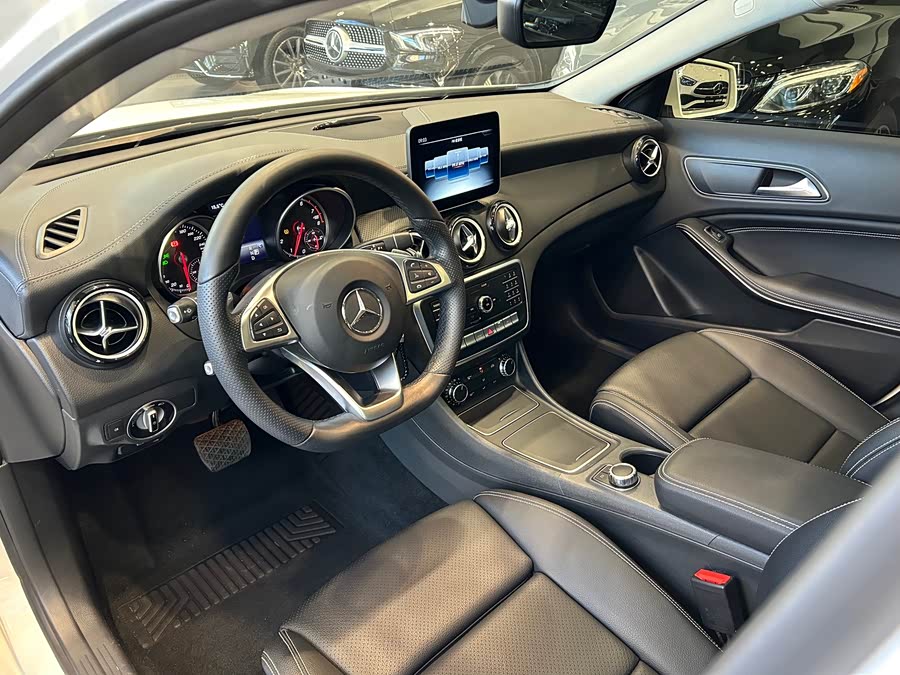 Mercedes-Benz GLA Class 2020 car image #7