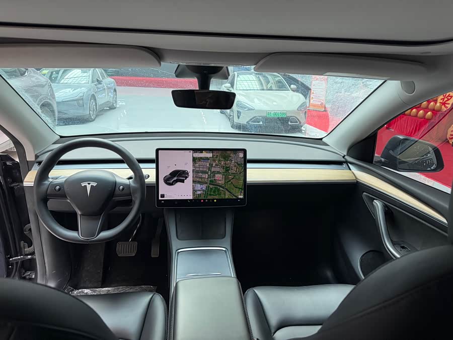 Tesla Model Y 2022 car image #7
