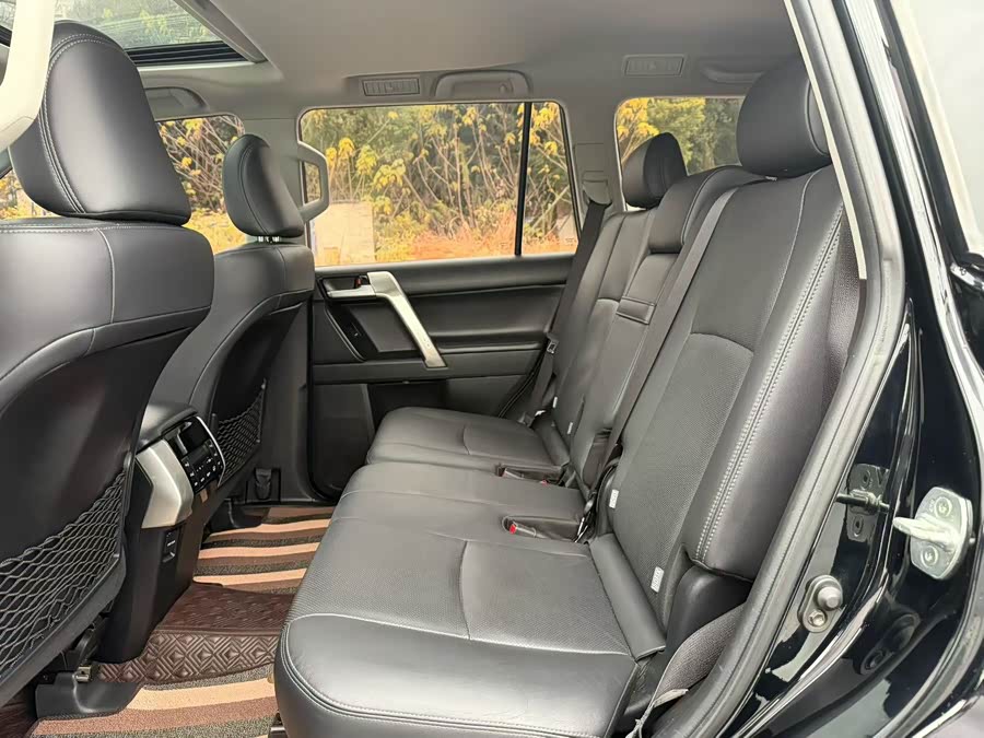 Toyota Land Cruiser Prado 2019 #7 Toyota Land Cruiser Prado 2019 car image #7