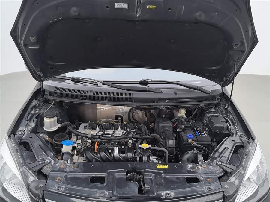 Great Wall C30 2012 car image #7