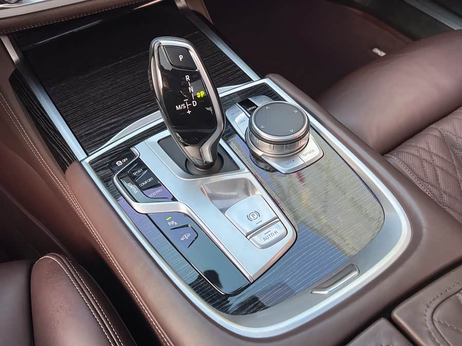 BMW 7 Series 2020 #7 BMW 7 Series 2020 car image #7