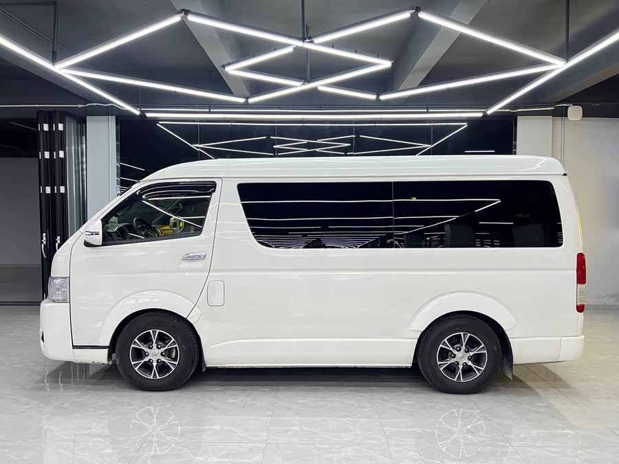 Toyota Hiace 2015 immagine di auto #7