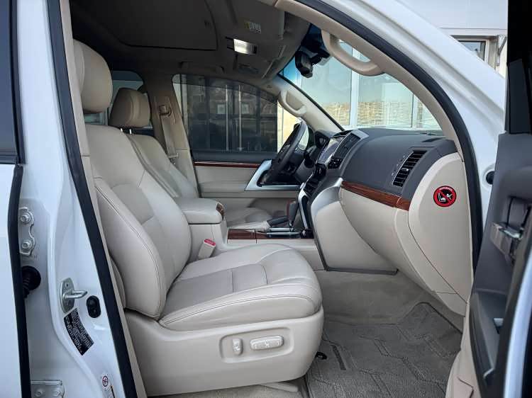 Toyota Land Cruiser 2014 car image #7