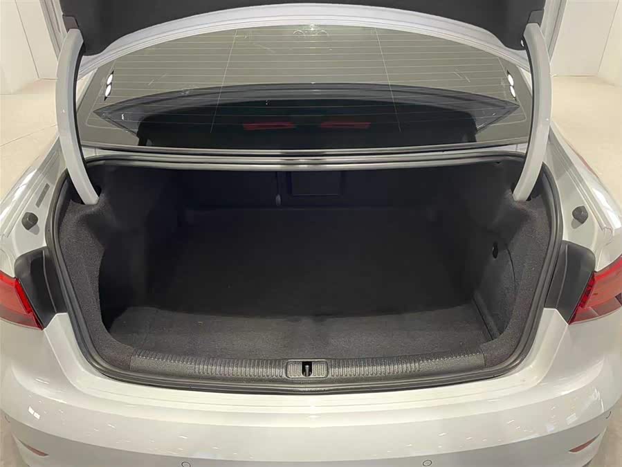 Audi A3 2018 car image #7