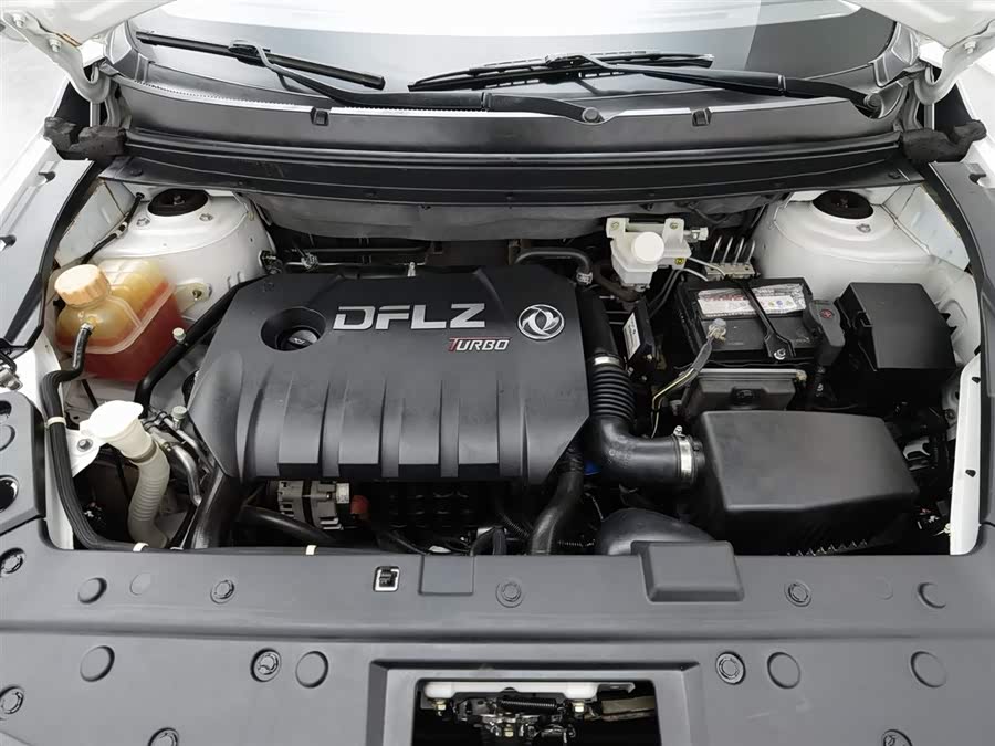 Forthing JOYEAR X5 2017 صورة سيارة #7