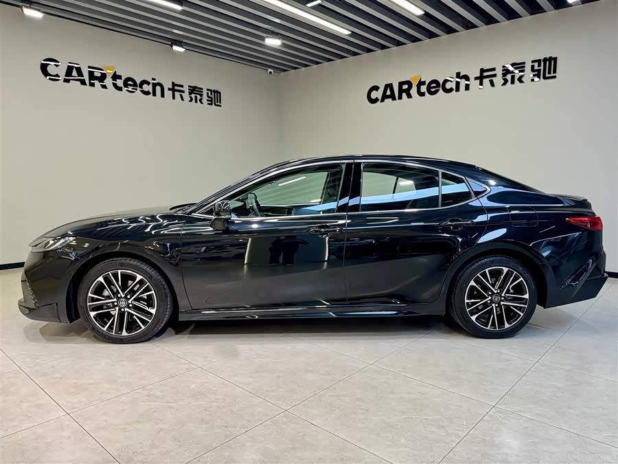 Toyota Camry 2025 car image #7