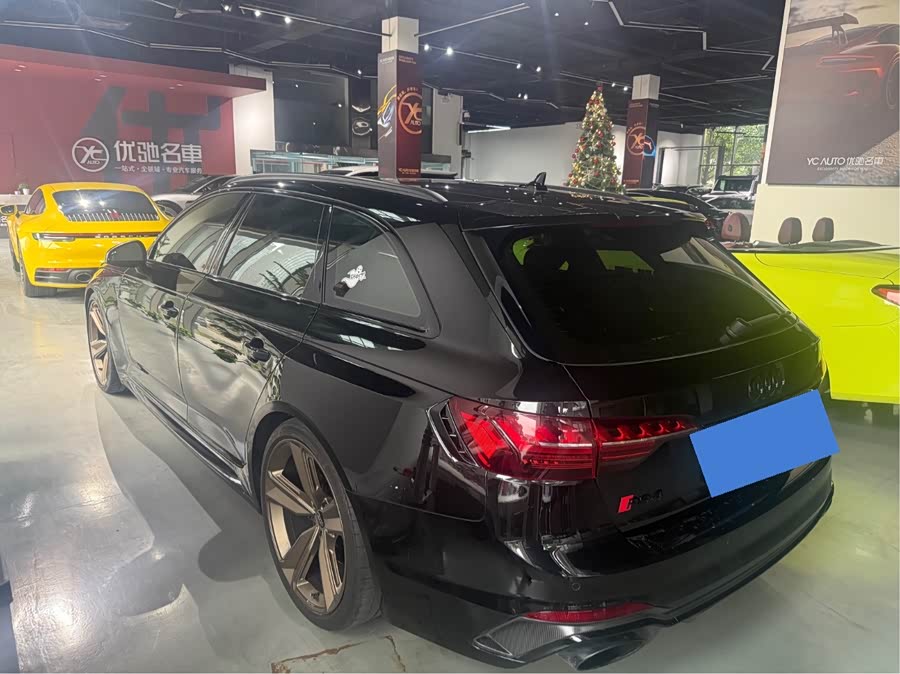 Audi RS 4 2023 car image #7