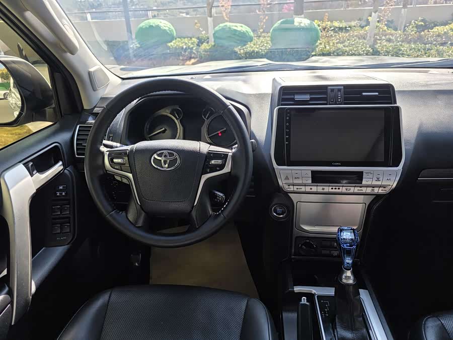 Toyota Land Cruiser Prado 2019 صورة سيارة #7