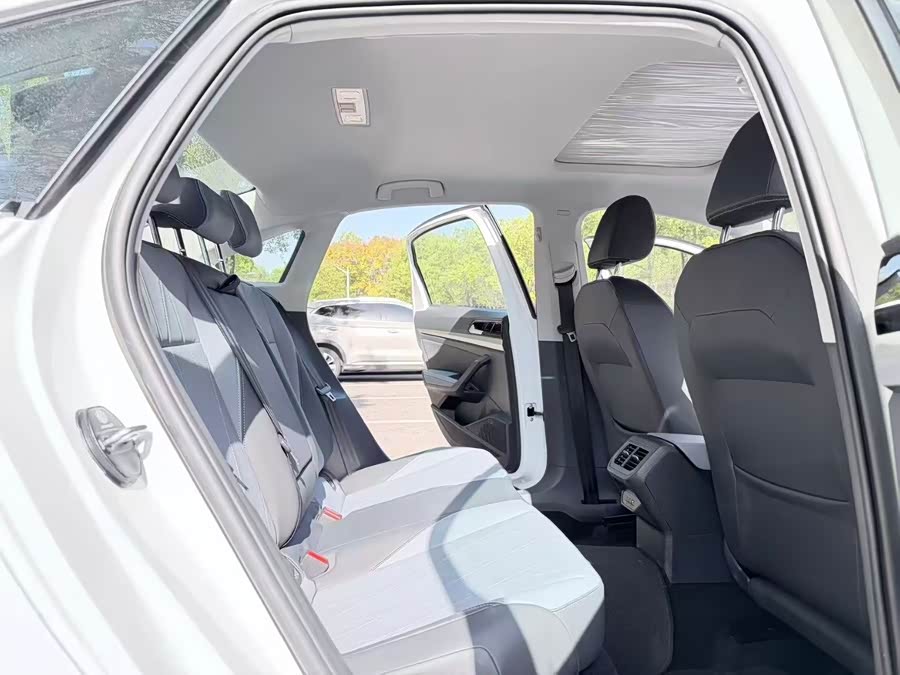 Volkswagen Lavida 2017 car image #7