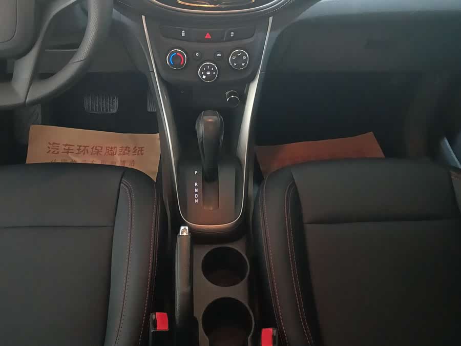 Chevrolet Tracker 2018 immagine di auto #7