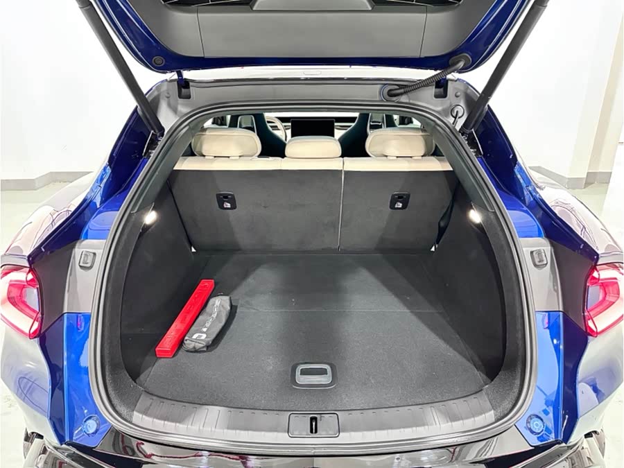 MI YU7 2025 car image #7