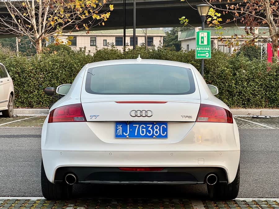 Audi TT 2011 car image #7