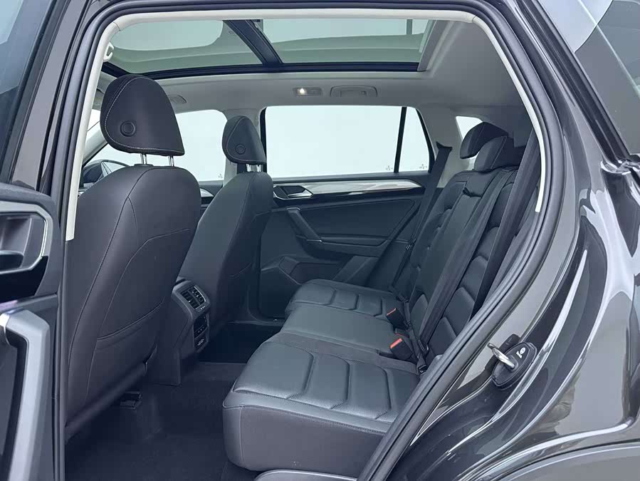 Volkswagen Tayron 2022 immagine di auto #7