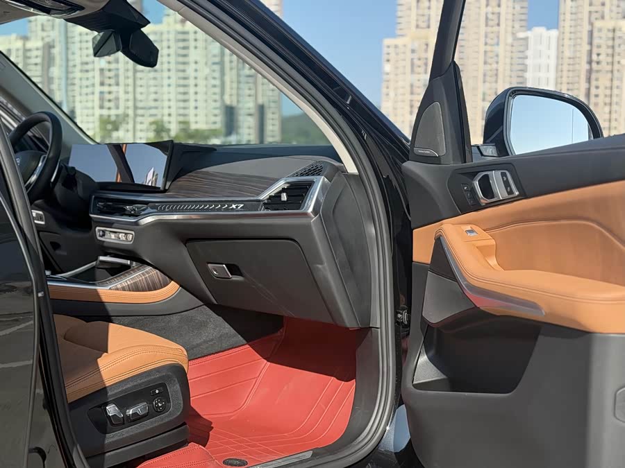 BMW X7 2023 immagine di auto #7