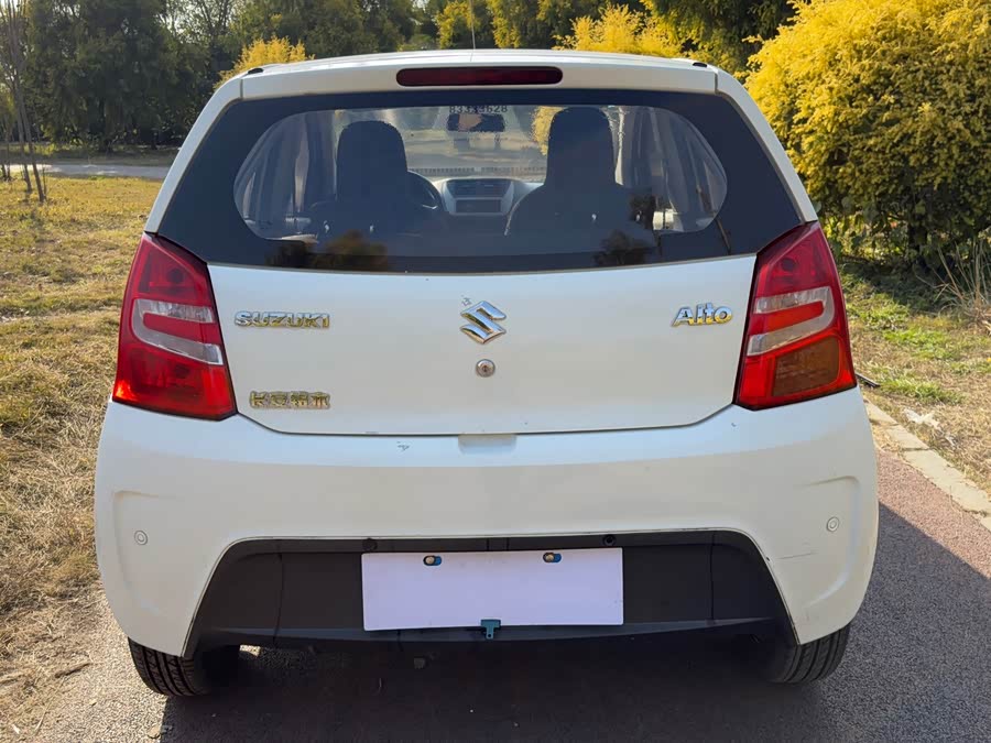 Suzuki 2013 car image #7