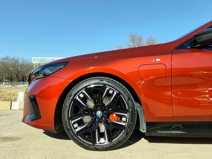 BMW i5 M60 2024 car image #7