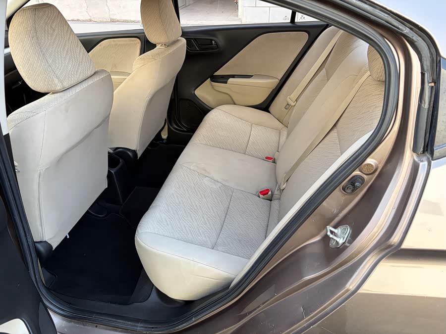 Honda Greiz 2015 car image #7