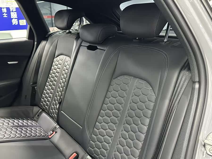 Audi RS 4 2021 car image #7