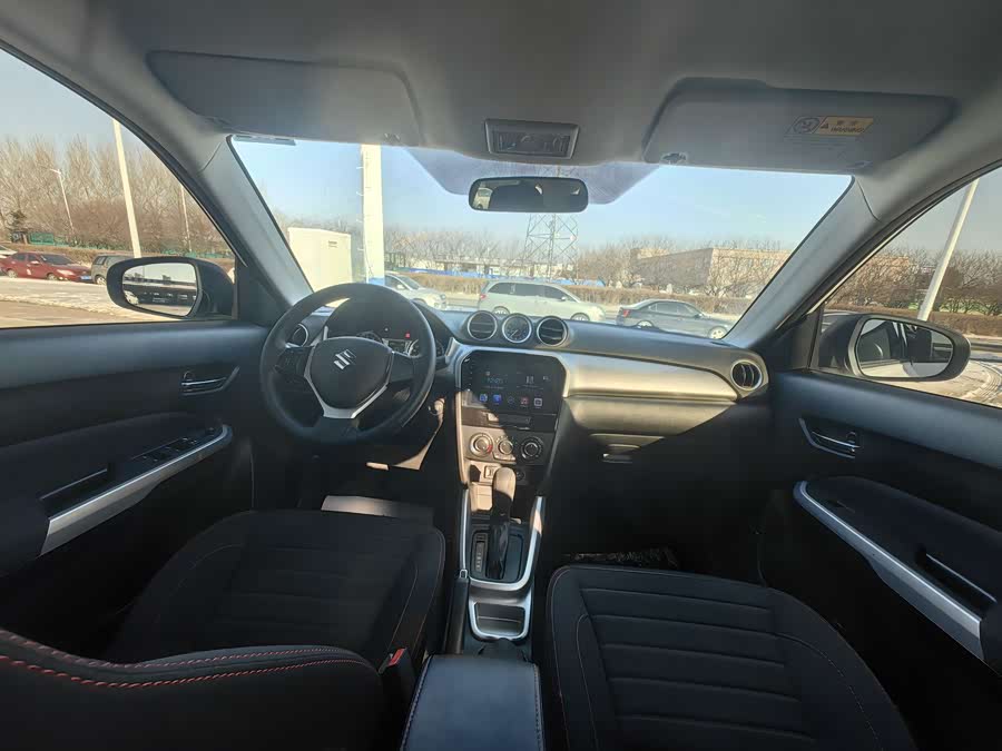 Suzuki Vitara 2017 car image #7