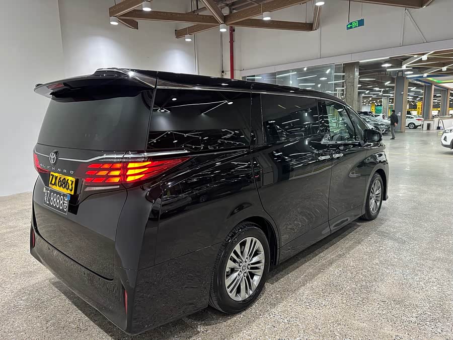Toyota 2025 car image #7