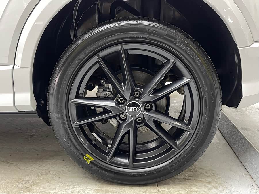 Audi Q2L 2023 car image #7