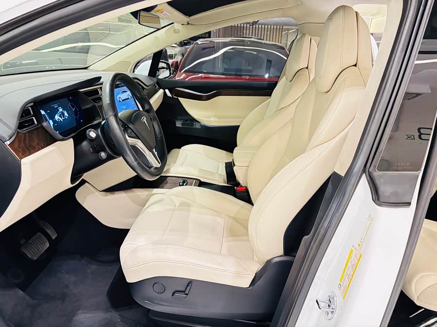 Tesla Model X 2018 car image #7