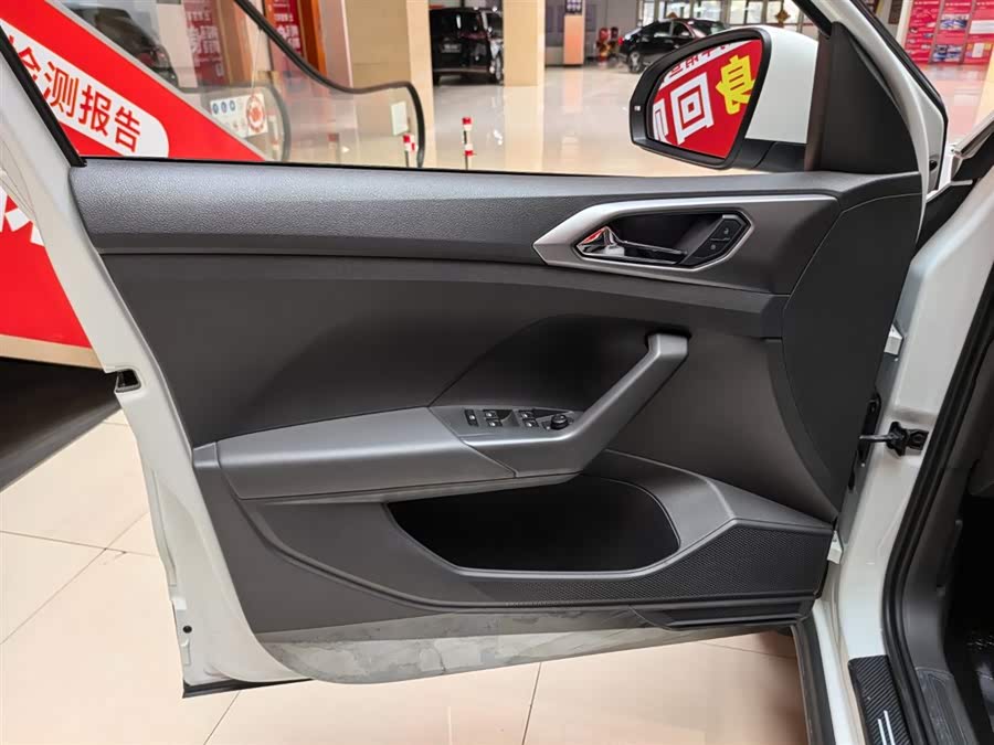 Volkswagen T-Cross 2024 car image #7