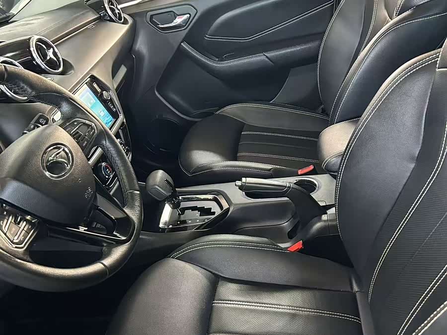 Soueast DX3 2019 car image #7