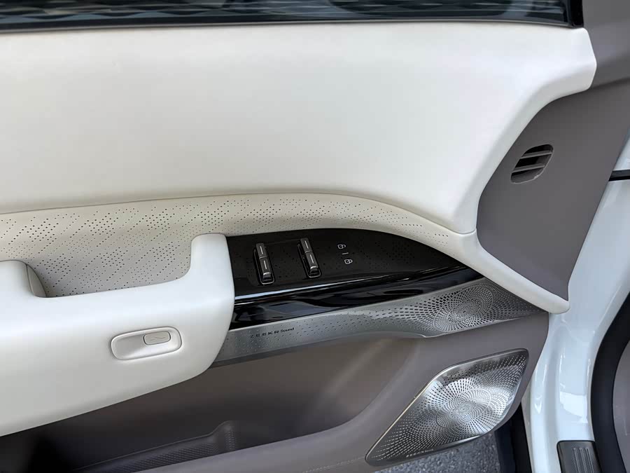 极氪 极氪7X 2024 汽车图片 #7