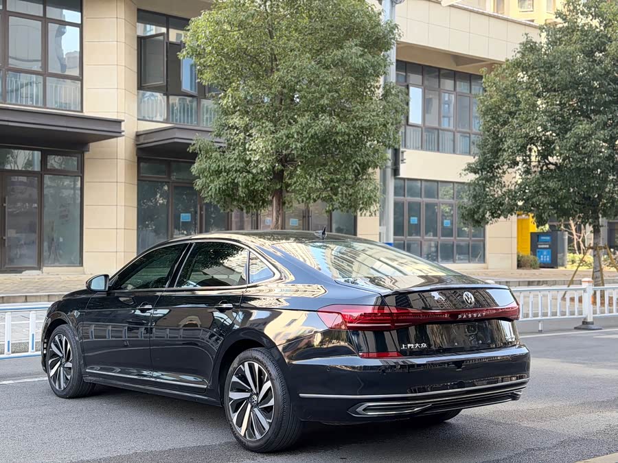 Volkswagen Passat 2022 صورة سيارة #7