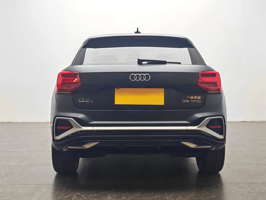 Audi Q2L 2023 car image #7