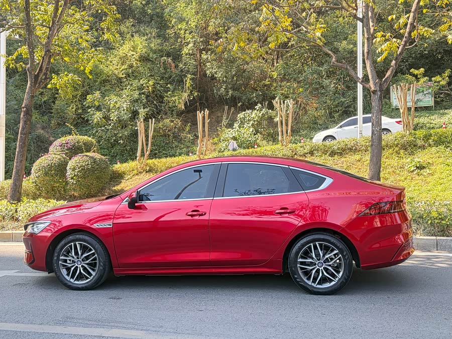 BYD Qin Plus 2022 صورة سيارة #7