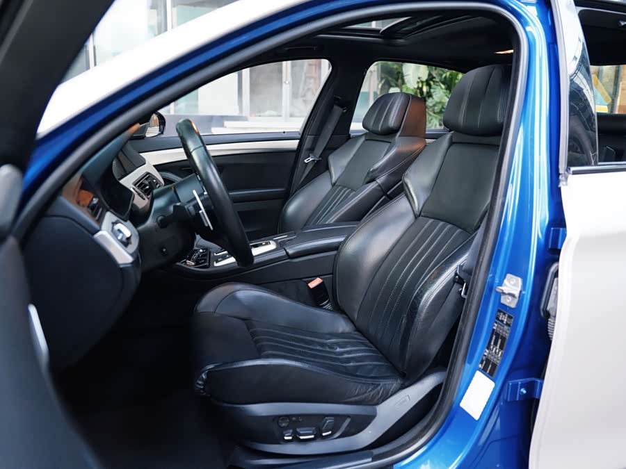 BMW M5 2014 car image #7