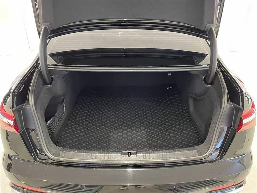 Audi A6L 2025 car image #7