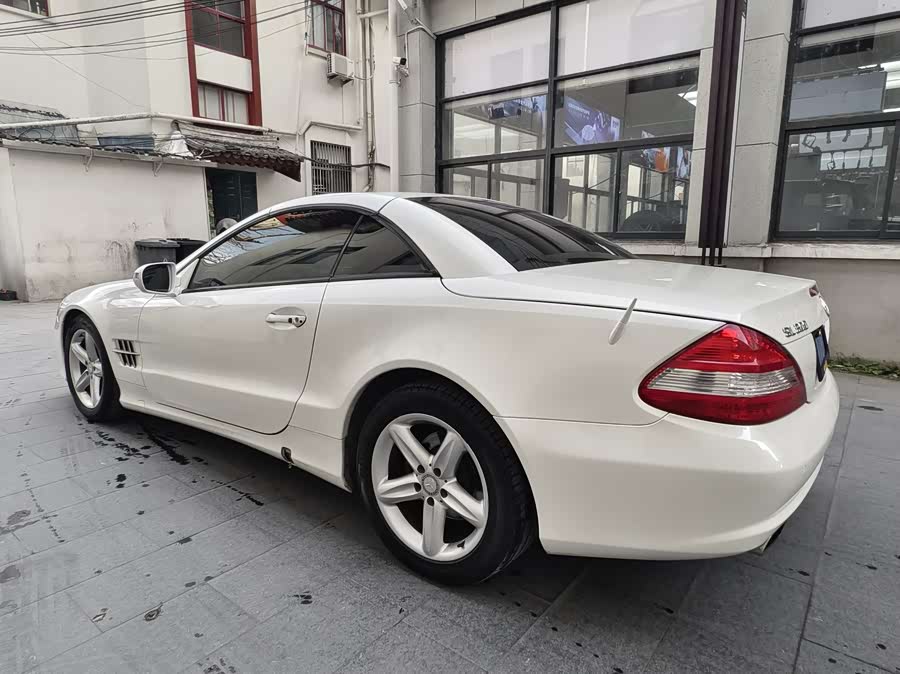 Mercedes-Benz SL Class 2010 car image #7
