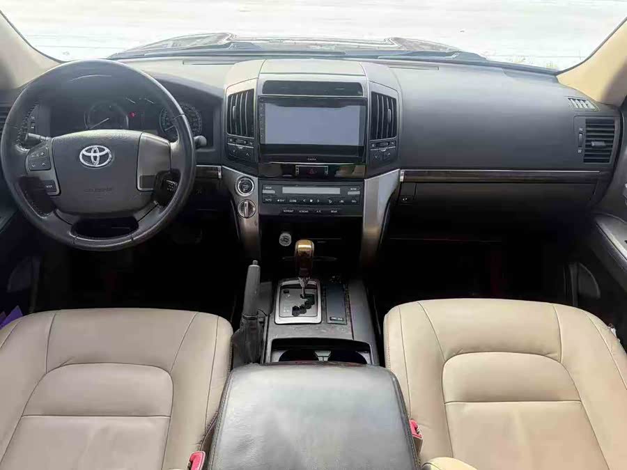 Toyota Land Cruiser 2012 #7 Toyota Land Cruiser 2012 car image #7