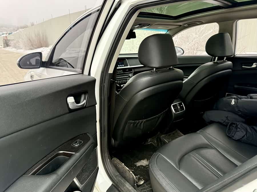 Kia K5 2019 car image #7