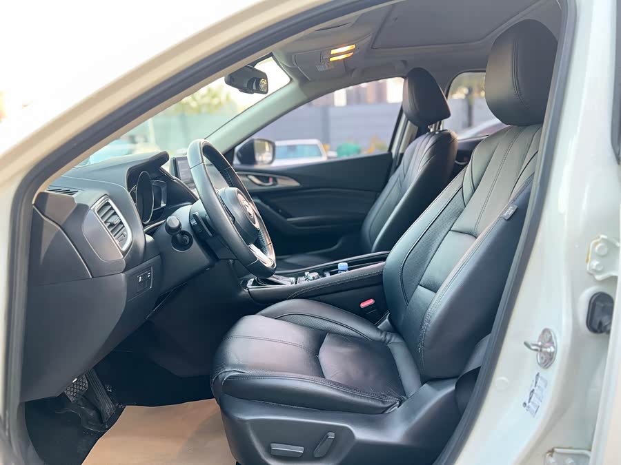 Mazda 3 Axela 2017 car image #7