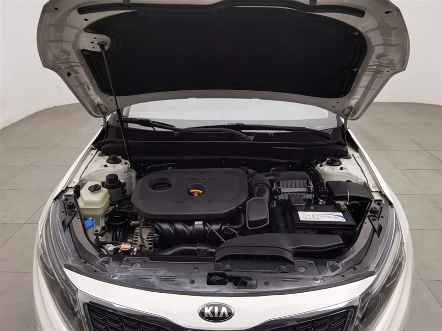 Kia K5 2015 car image #7