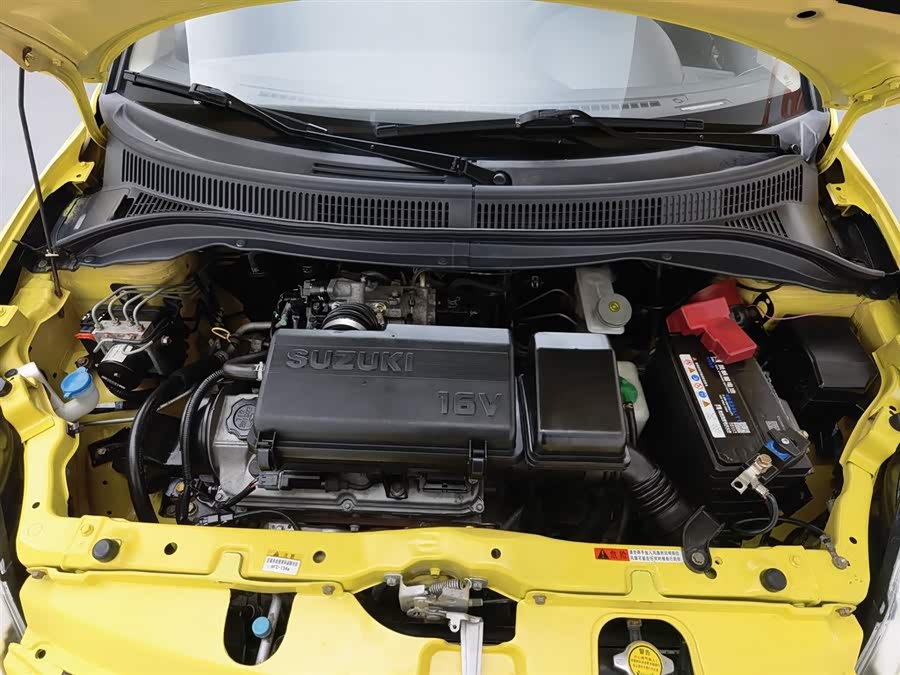 Suzuki Swift 2012 car image #7
