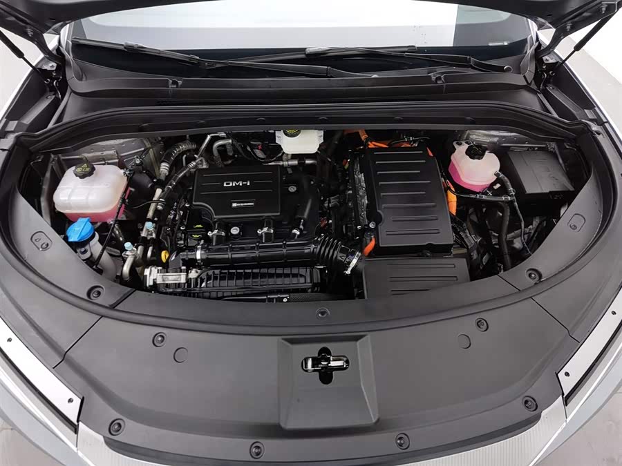 BYD SongL DM-i 2025 car image #7