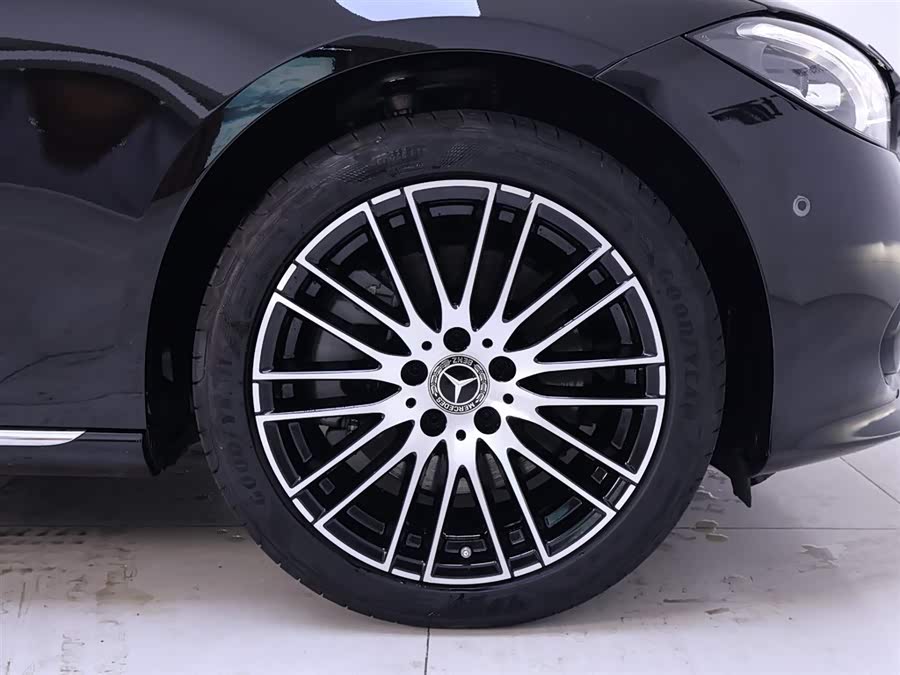 Mercedes-Benz C Class 2025 car image #7