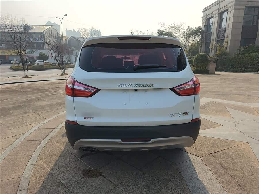 SWM X7 2018 imagen de coche #7