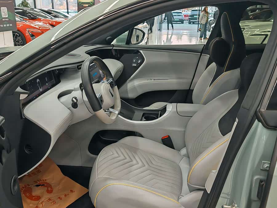 Avatr 11 2023 car image #7